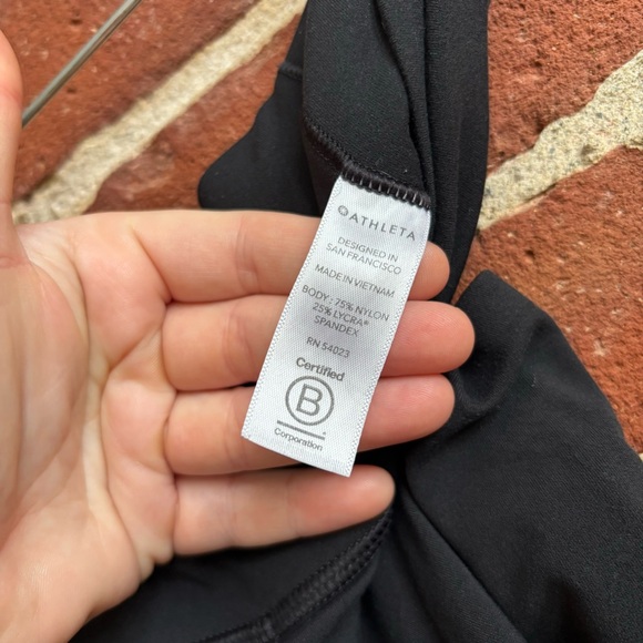 Athleta Salutation Short 7" - Picture 4 of 7